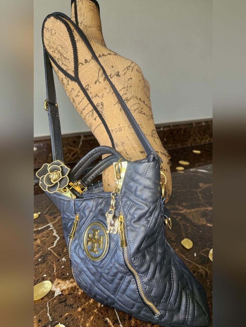 Tory Burch Marion Quilted Hobo/Tote Bag In Black & Gold Hardware - Picture 15 of 15